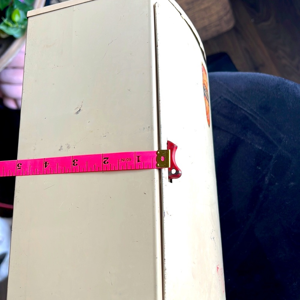 1950s Vintage Child’s Refrigerator - Picture 6 of 7